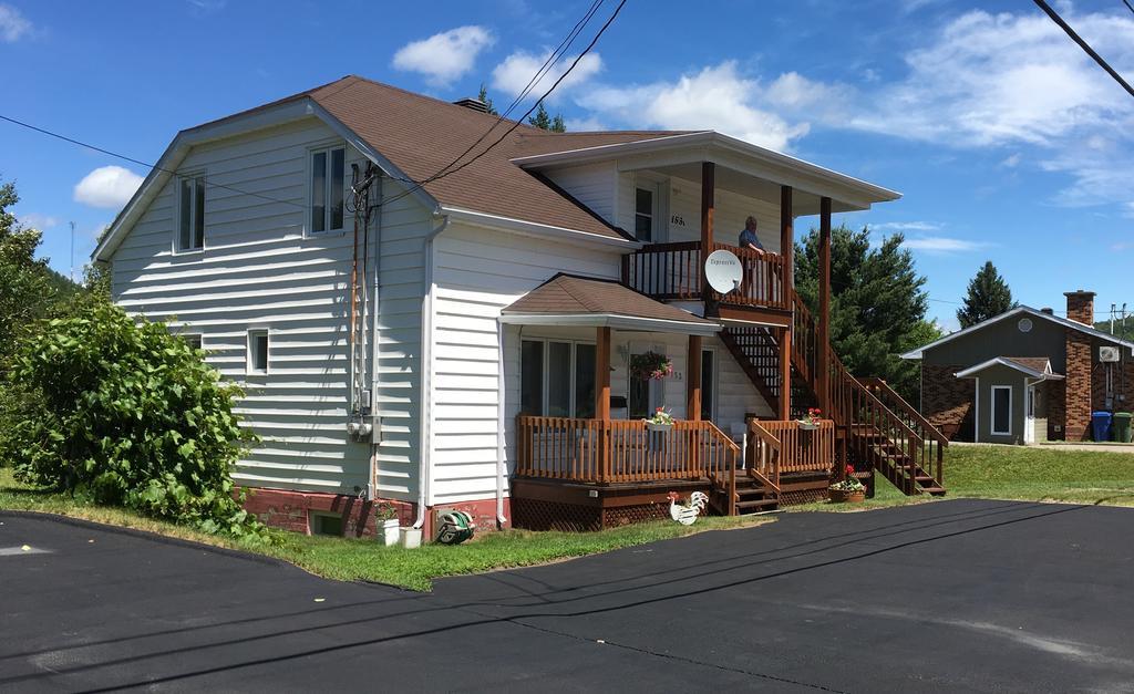 Maison l'héritage LʼAnse-Saint-Jean Esterno foto